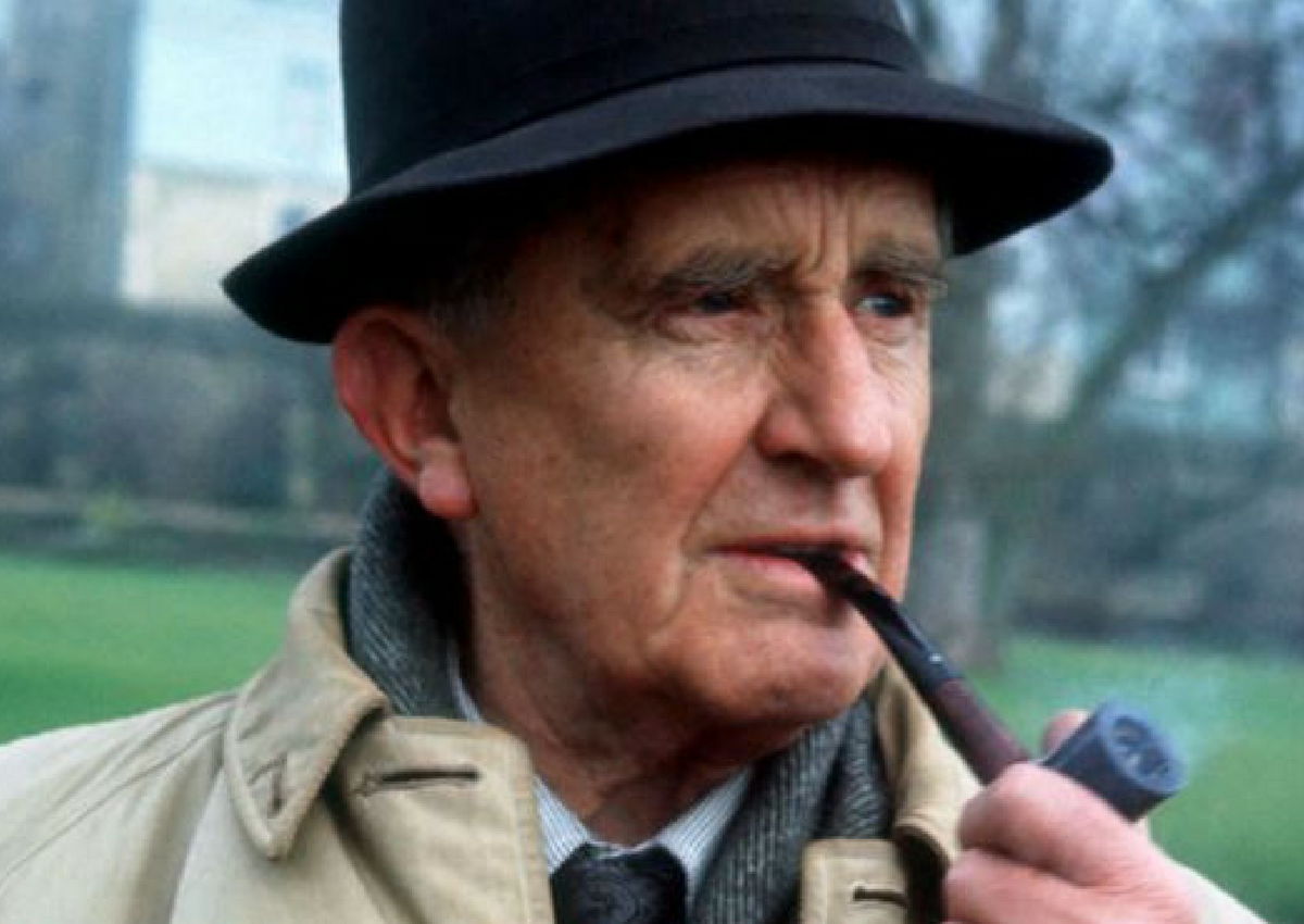 9-facts-about-j-r-r-tolkien-that-sounds-less-believable-than-his-books