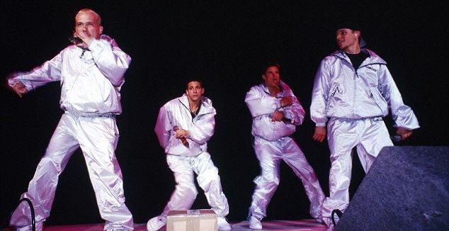 98 degrees in concert