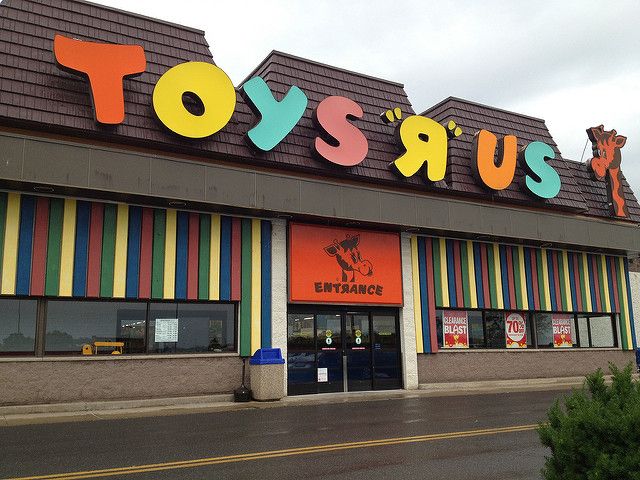 Toys 'R' Us 70% clearance sales